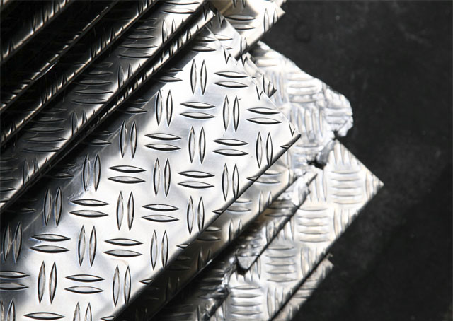 Алюминиевый рифленый лист Квинтет 3х1200х3000 АМг2Н2Р