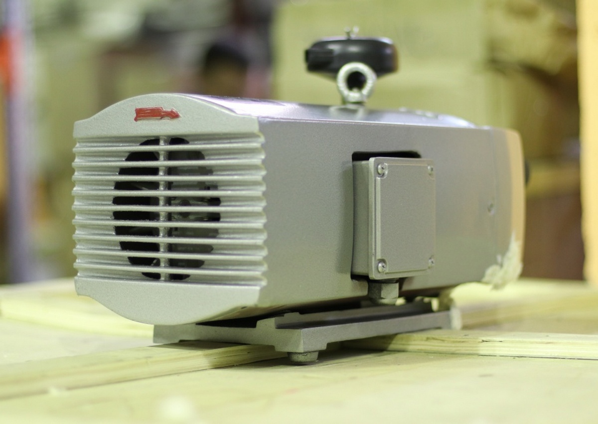 Вакуумный насос Erstevak PVP100