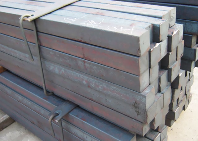 Стальной горячекатаный квадрат 120 ст45