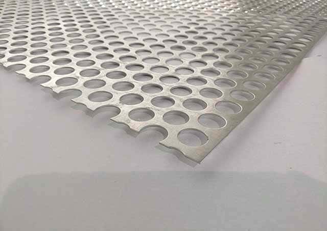 Перфорированный алюминиевый лист 7.5х2000х2000 мм А0